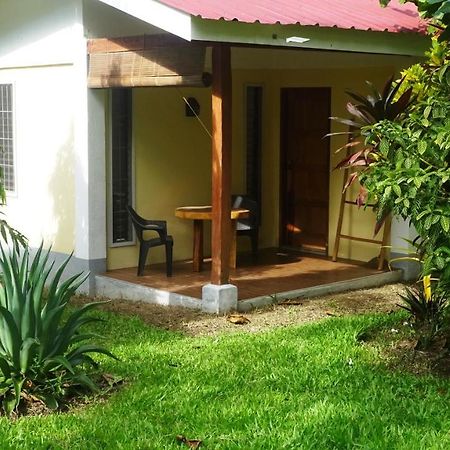 Acacia'S Cottages With Starlink Wifi مامباجاو المظهر الخارجي الصورة