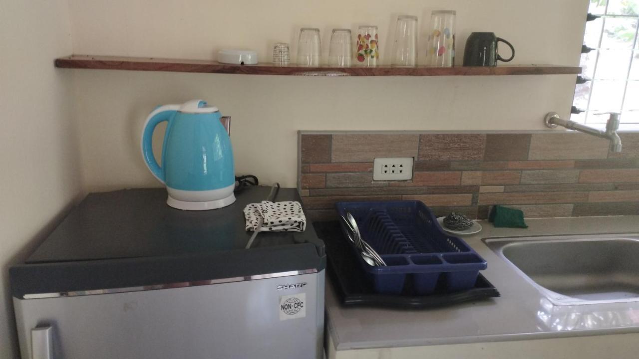 Acacia'S Cottages With Starlink Wifi مامباجاو المظهر الخارجي الصورة